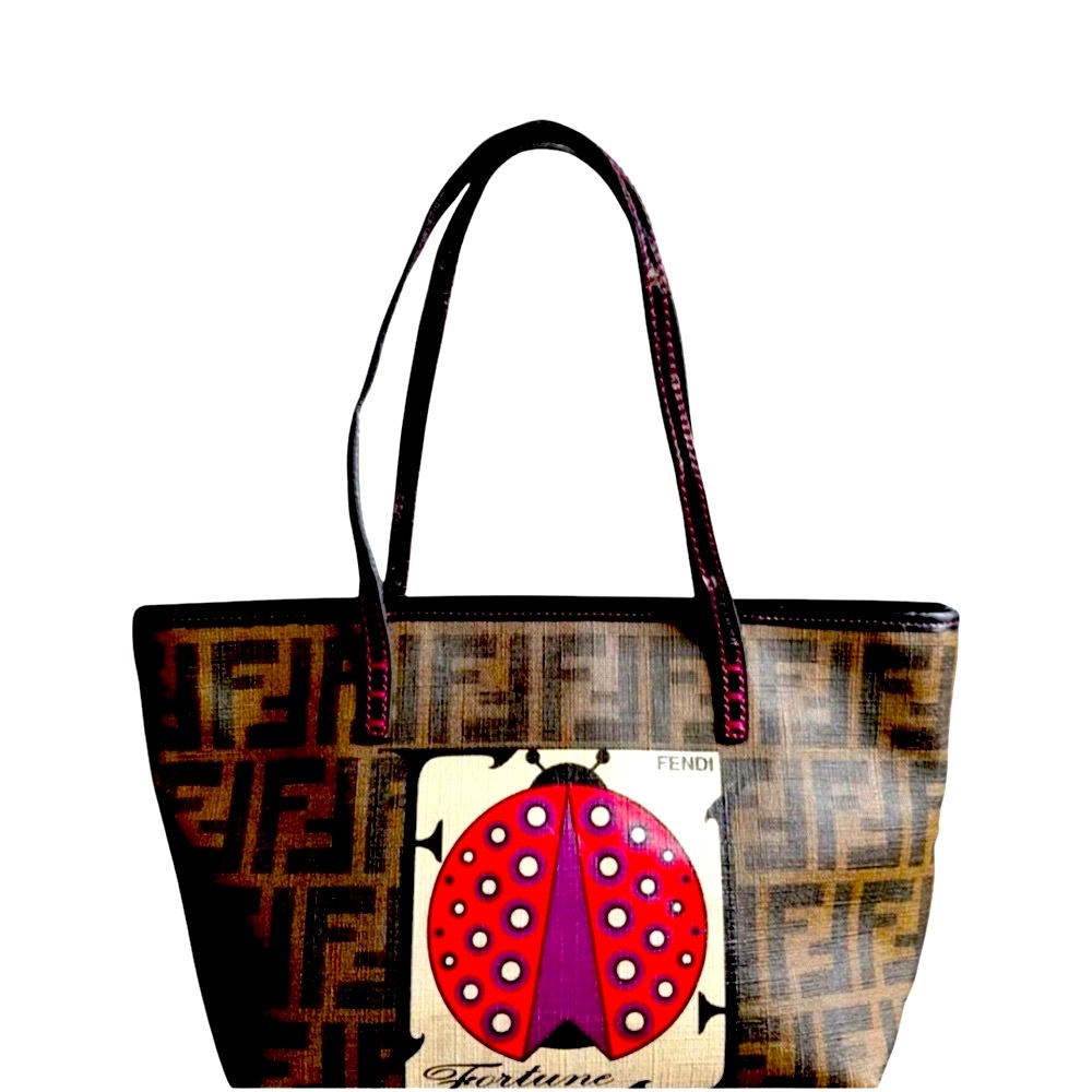 Fendi Logo purse slightly worn great condition!